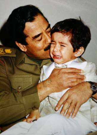 saddam-kissing-grandson-ali