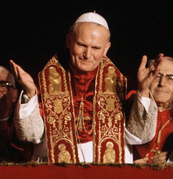 pope-hands-crop